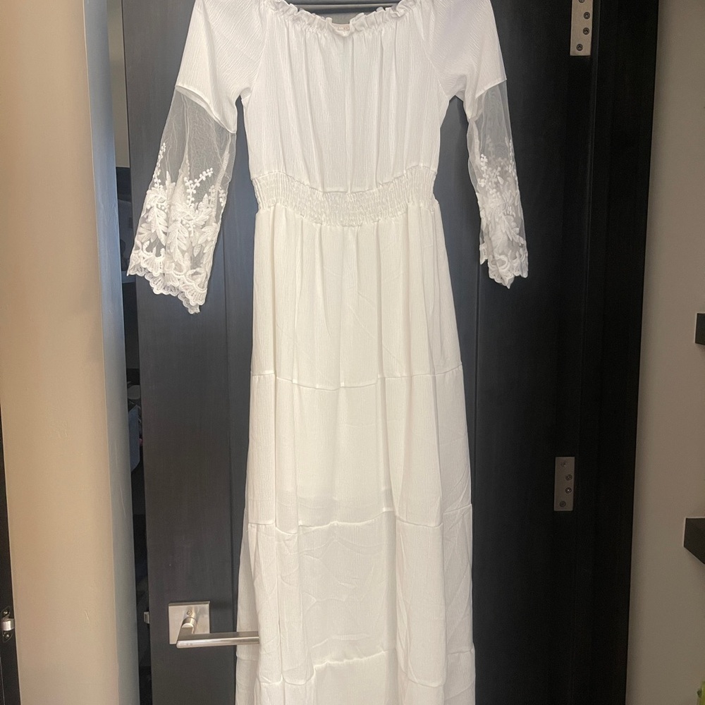 Elegant White Lace Sleeve Dress